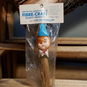 VINTAGE. FIBRE Craft Broom Doll Novelty. NWTAGS